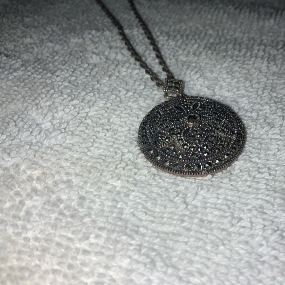 JUDITH JACK STERLING SILVER woman’s necklace.  18 inches.